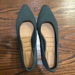 Cynthia Rowley green stretchy flats size 8 never worn